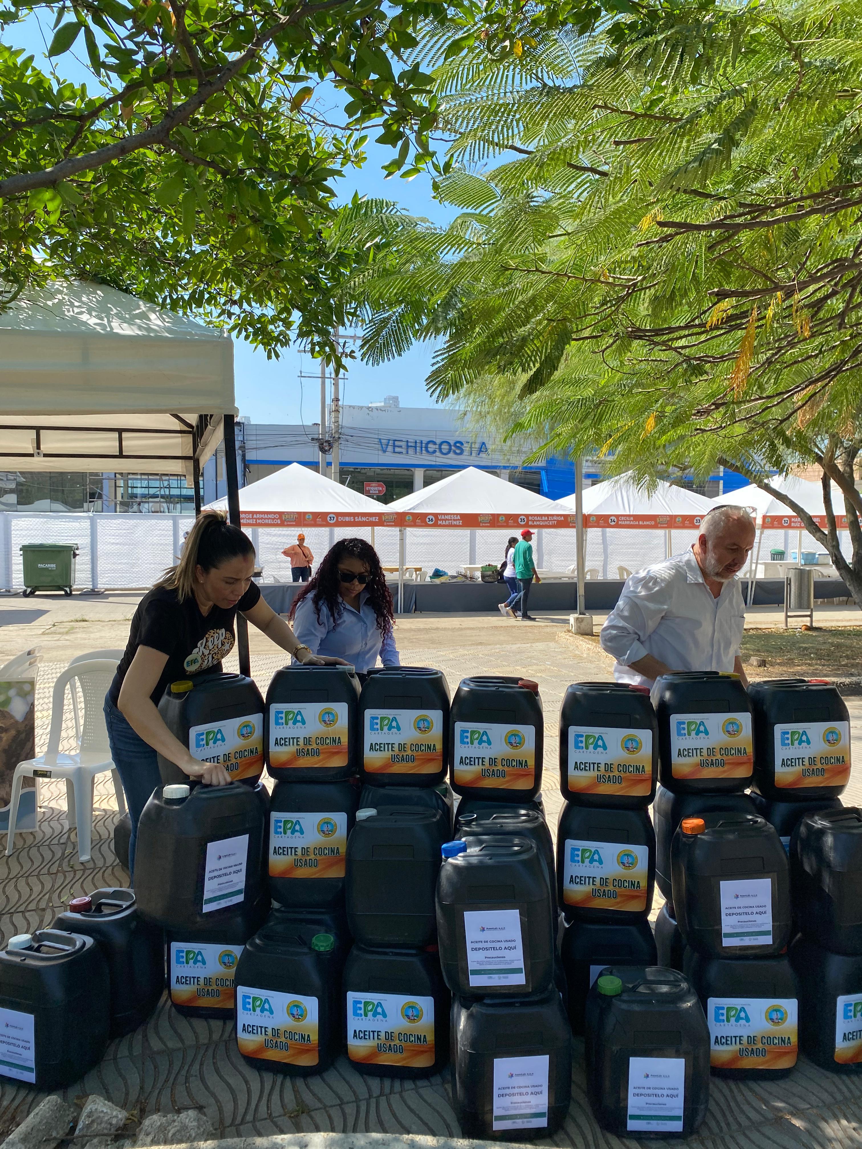 433 litros de aceite de cocina usado fueron recolectados en el Festival del Frito Cartagenero